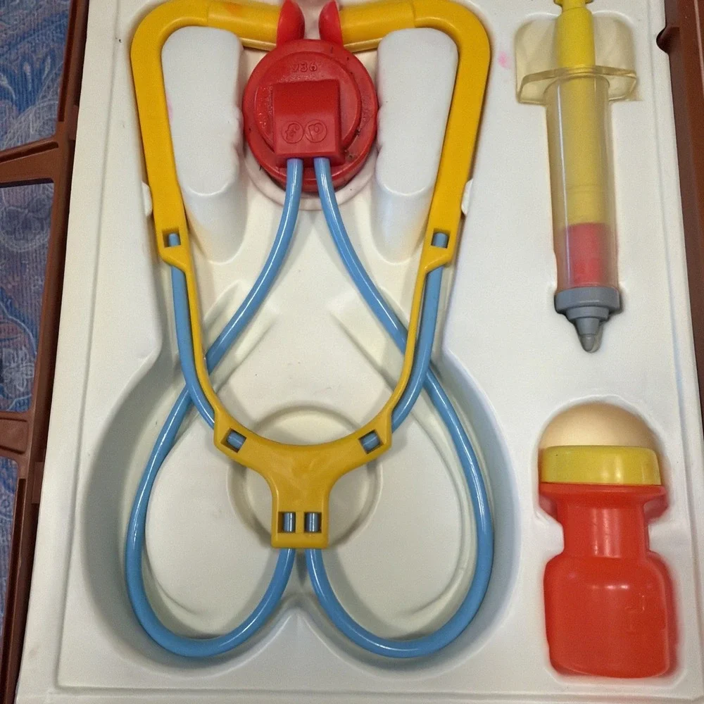 Fisher Price Medical Kit #936 "Complete" Good Condition Set ~ Vintage 1977 USA - Picture 8 of 14